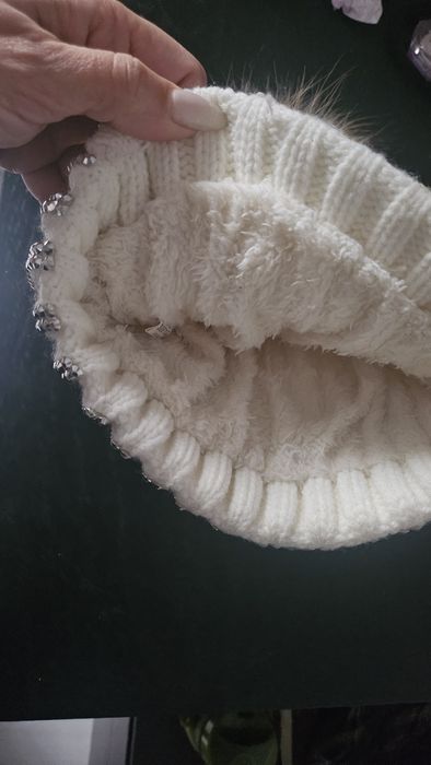 Страхотна шапка с естествен пух