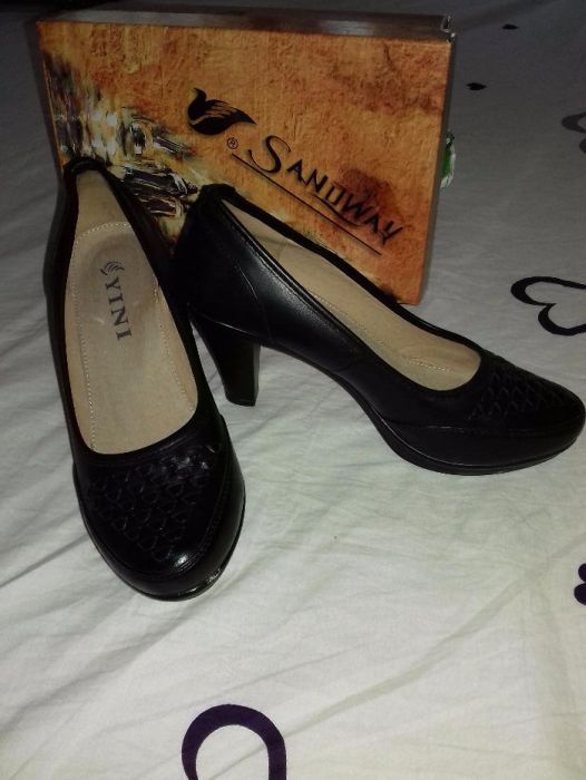 Vand pantofi dama stare foarte buna