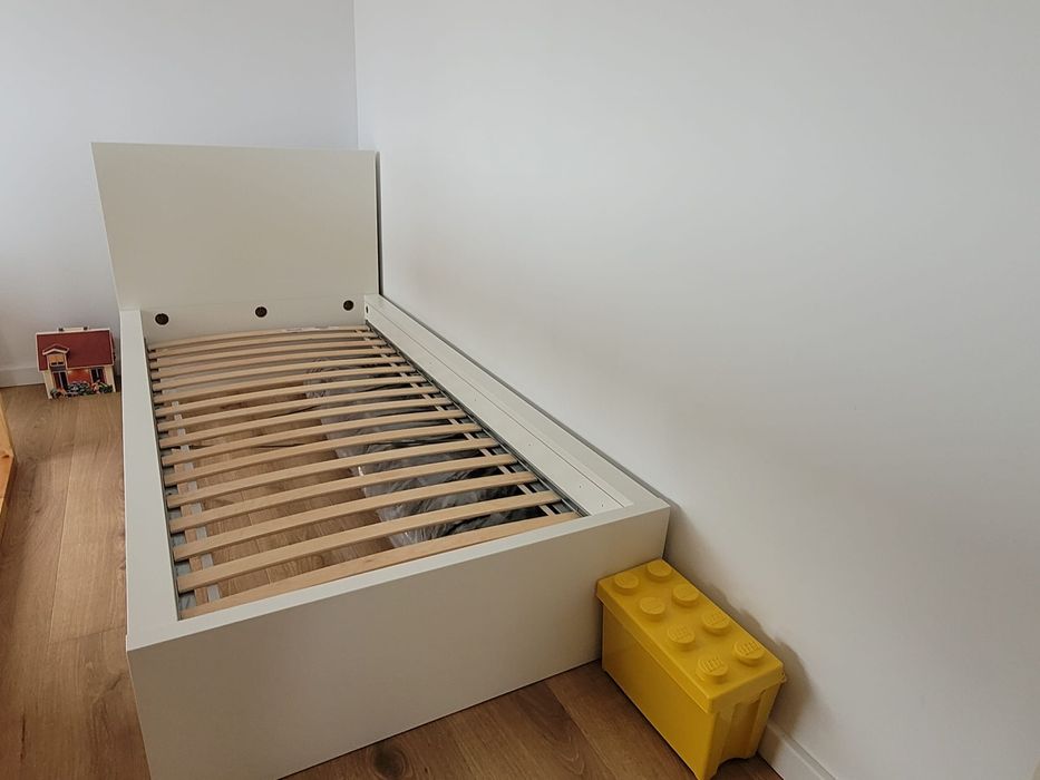 Pat ikea malm 90x200 + 2 cutii de depozitare +somiera