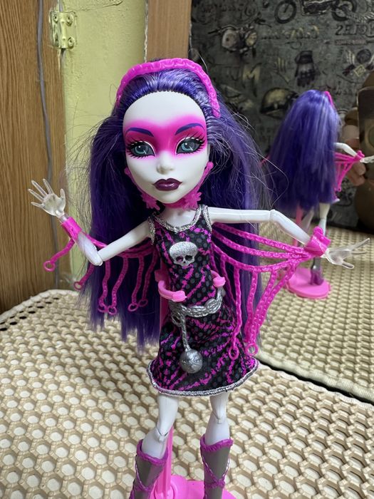 Продам куклу монстр  хай!