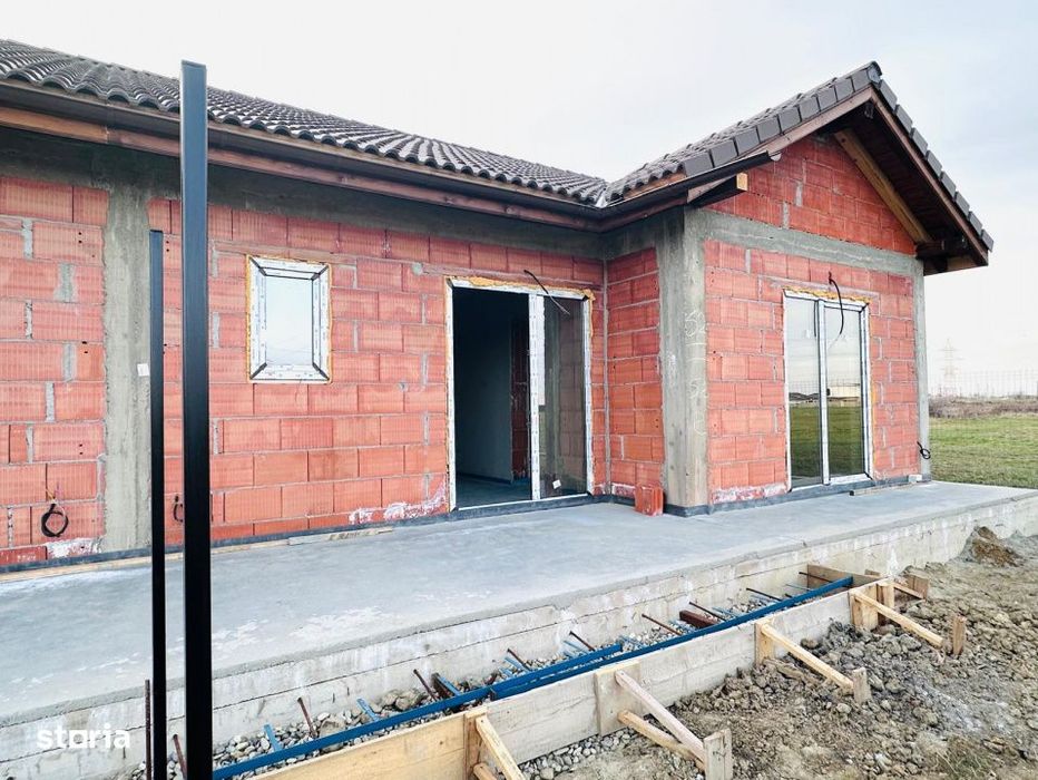 Duplex pe parter 4 camere si 2 bai - Mosnita Noua in zona foarte buna