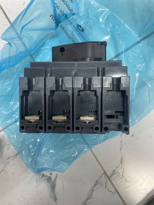 Выключатели разьединители (рубильник) производство Schneider Electric