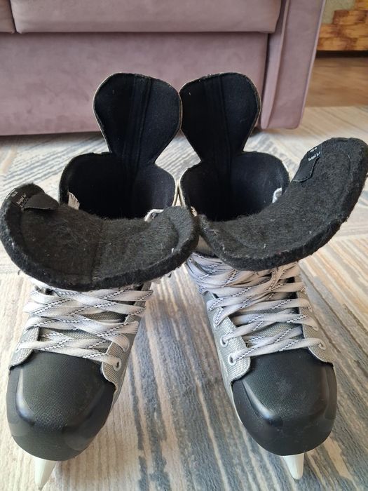 Коньки хоккейные