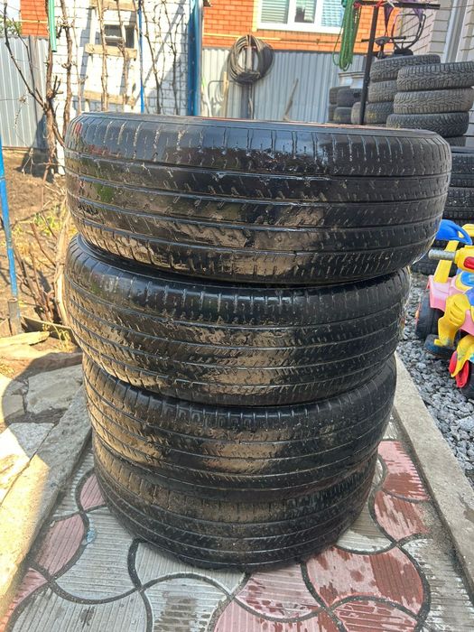 Продам резину 225/65/17