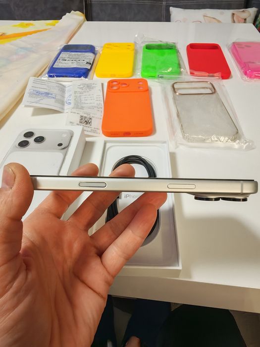 iPhone  17 pro Max Silver 256gb