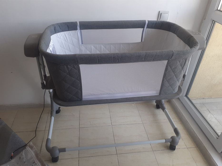 Манеж-кровать    .