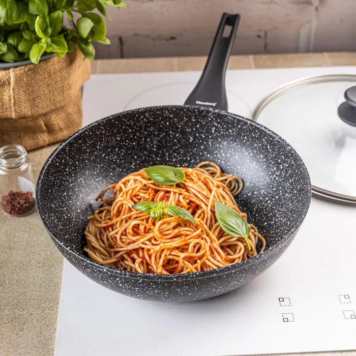 Tigaie wok neagra cu capac, din marmura, 28 cm, Klausberg