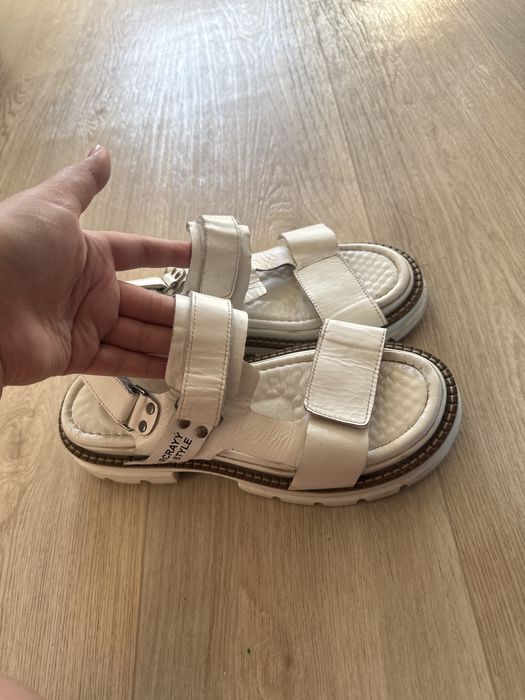 Женские сандали 39рр