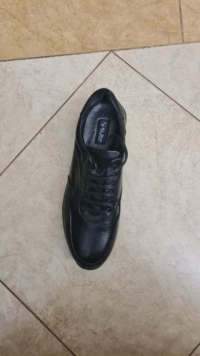 Кроссовки кожаные Албен,новые.