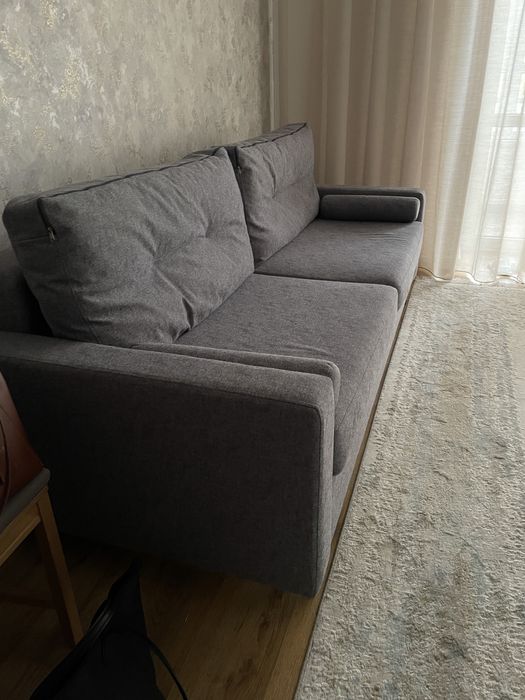 Продам почти новый диван