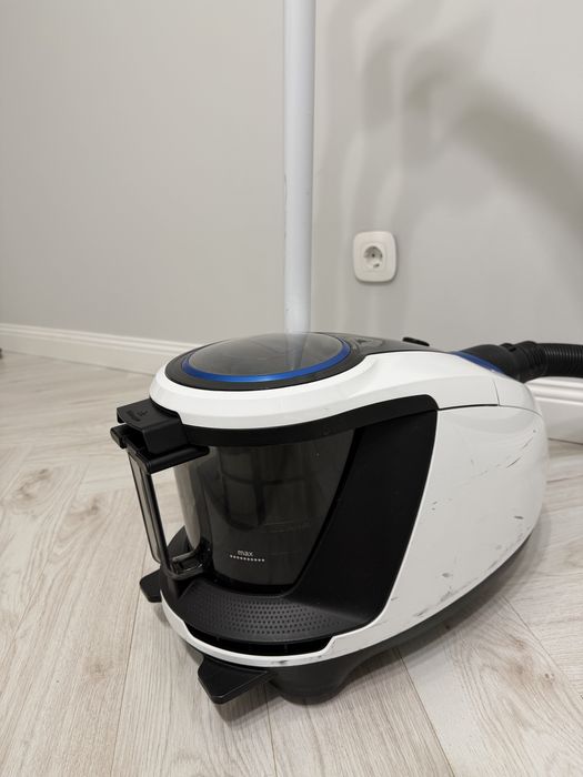 Пылесос Bosch BGS7SIL1 белый