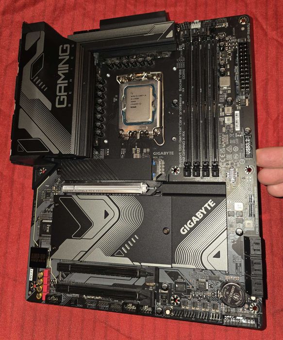 Placă de bază – GIGABYTE Z790 GAMING X AX