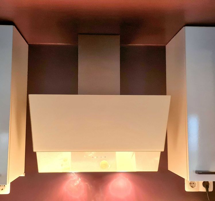 Стенен аспиратор бяло стъкло 500м³