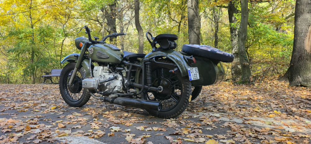 motocicleta cu atasa ural k650  dnepr mt11