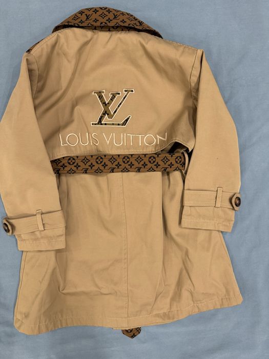 Пальто ветровка детское б/у