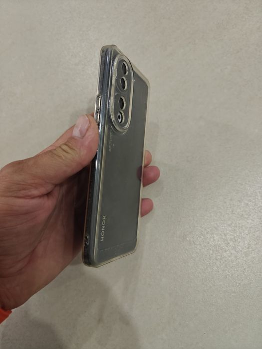 honor 90 arata foarte bine fara zgarieturi  12gb 512