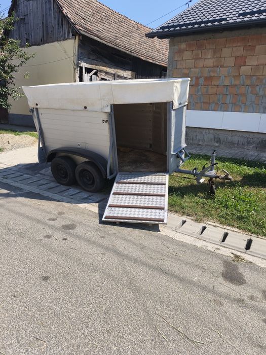 Vând remorca 2T maxima autorizata am 3 luni se poate circula 3 luni numere rosii
