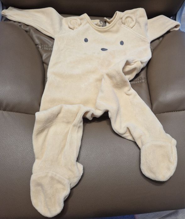 Продавам бебешки дрешки