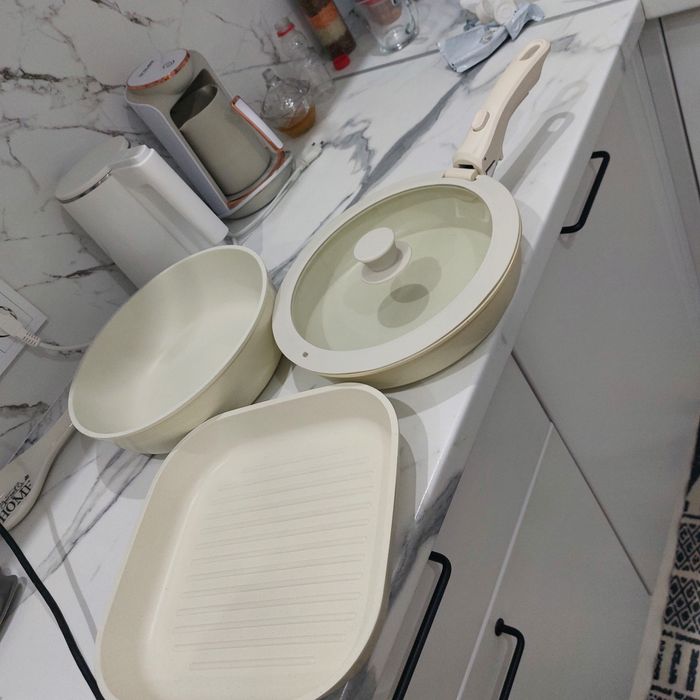 Продам набор сквородок.