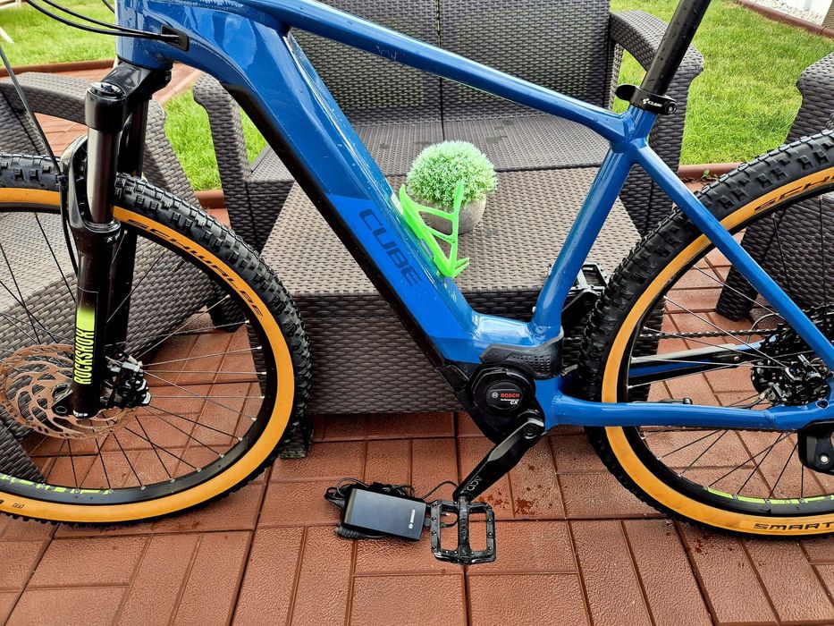 Bicicleta electrica CUBE 29 625Wh~BoschCX~Furca Rock Shox Aer~1x12