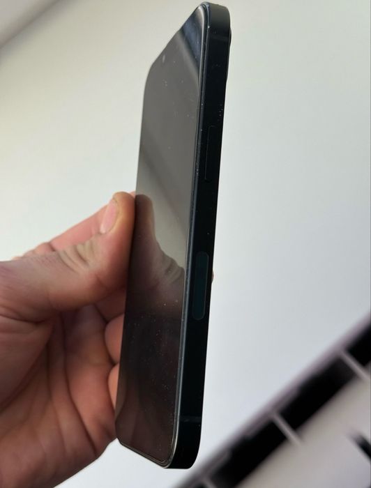 Продам Айфон 13 в