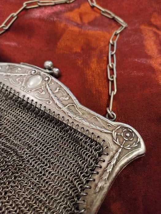 Старинна сребърна дамска чанта