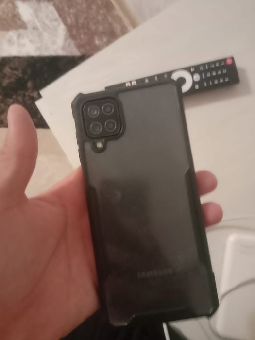 Продам самсунг галакси А12 предлагайте цену