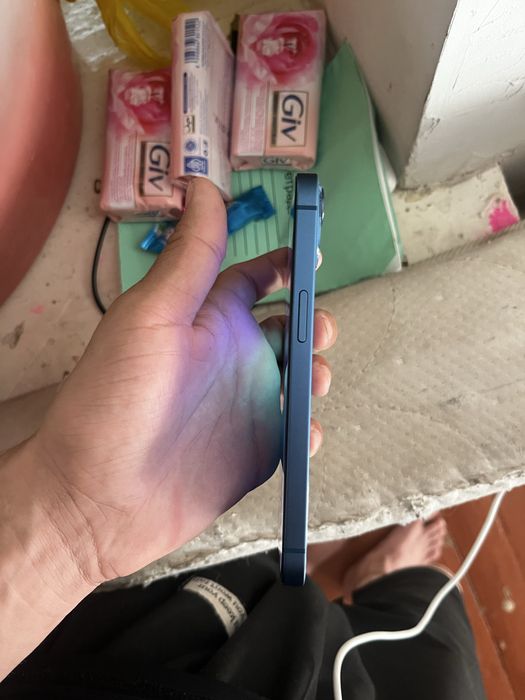 Продам айфон 13 и