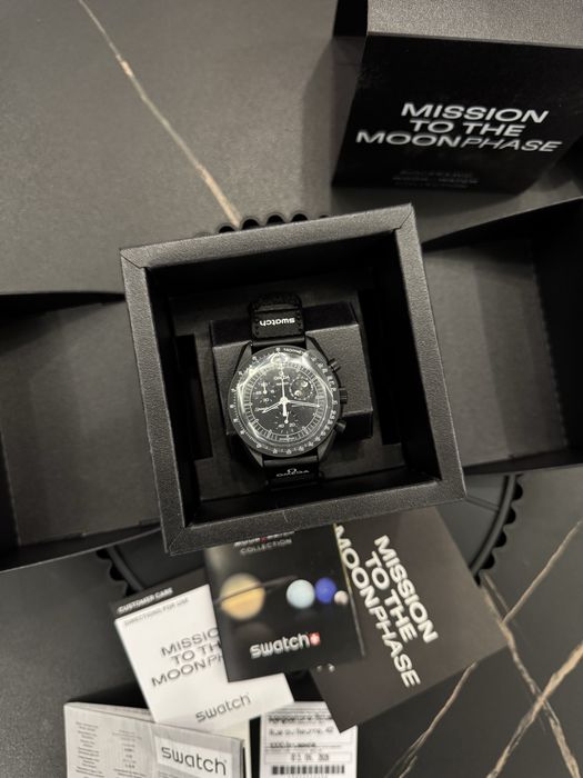 Omega MoonSwatch Snoopy Black