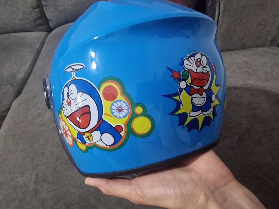 Детска каска за мотор , скутер