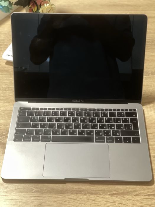 MacBook PRO Retina 2017 2.3 Ghz intel core i5