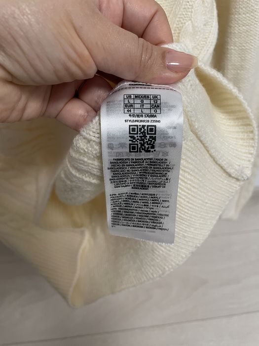 Pulover Guess L v neck - livrare gratuita