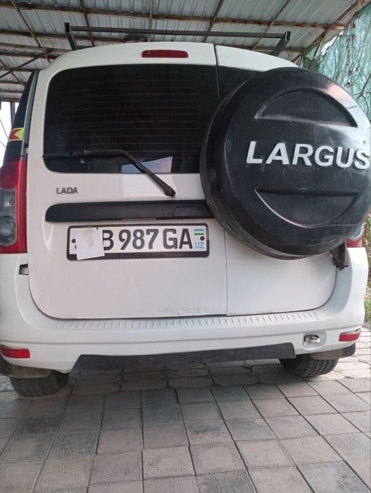 Lada largus 2012