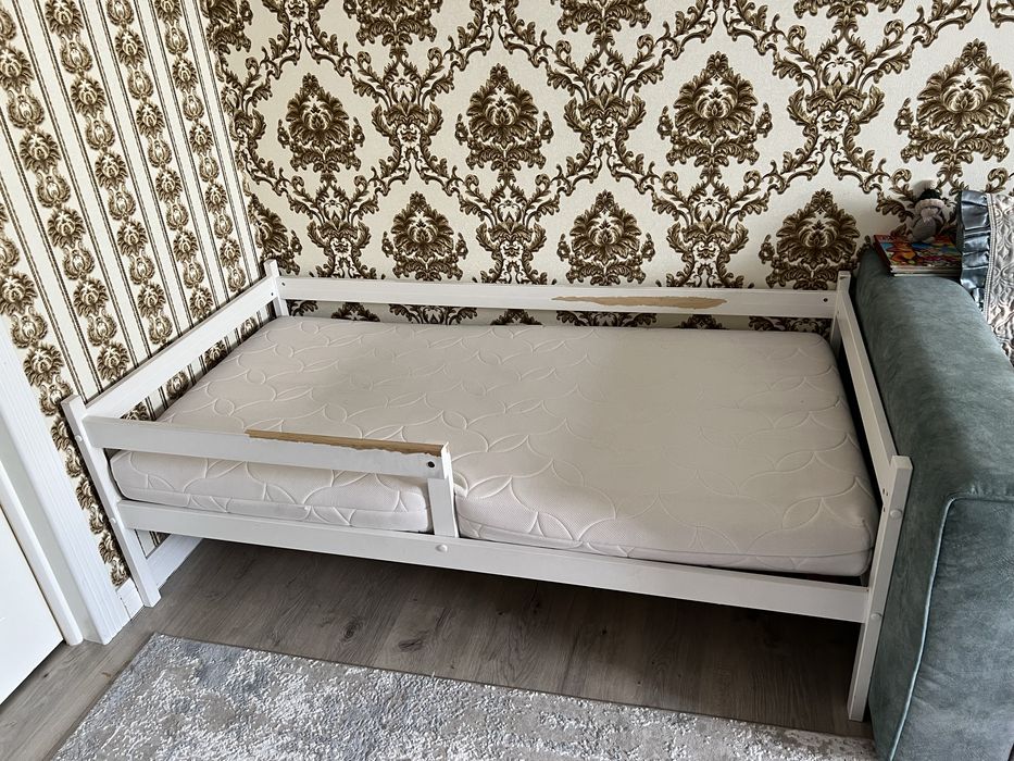 Детский кровать с матрасом