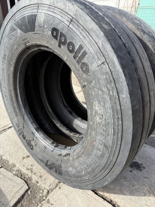 Vand 2 bucati 235/75R17,5Apollo