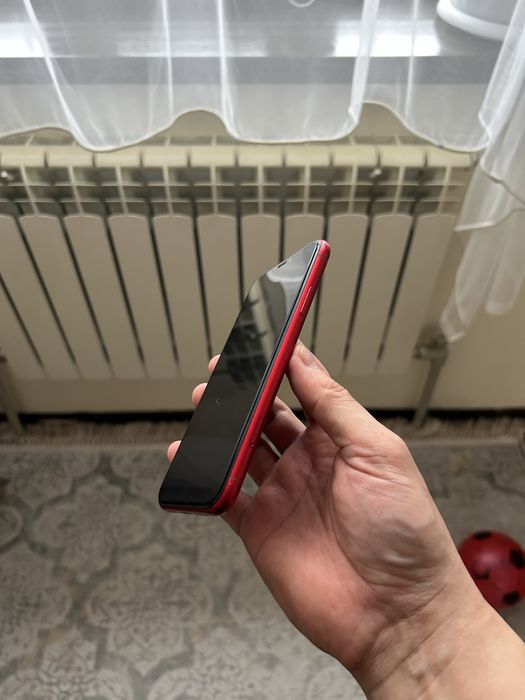 Срочно продам iphone XR (не вскрытый, но с минусами)