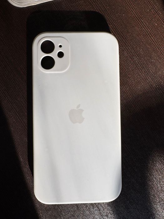 Чехол на айфон 11