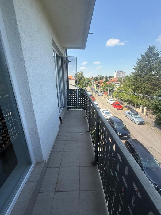 Proprietar inchiriez garsoniera Grivita / 1 Mai loc parcare inclus