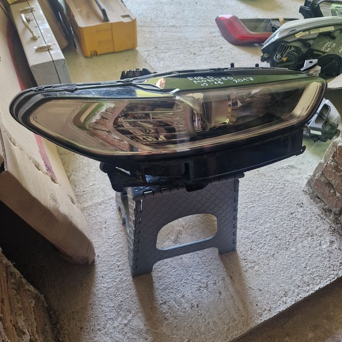 Ford Mondeo 15-18  2017 десен фар