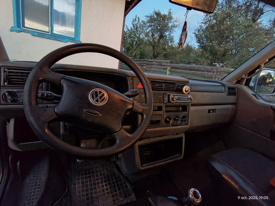 VOLKSWAGEN Transporter 2002 — imagine 3
