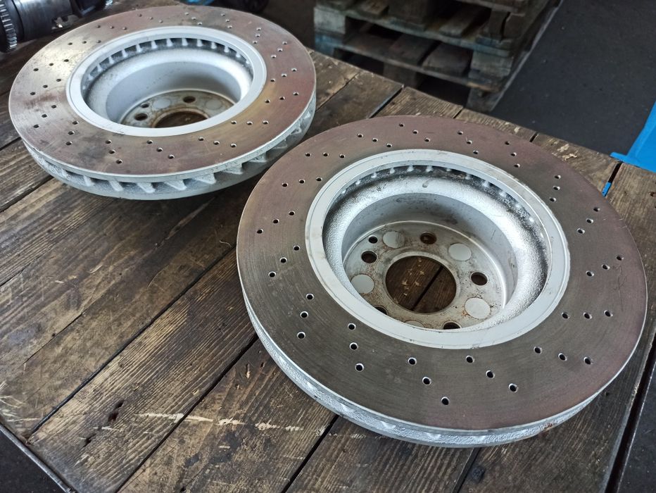 Спирачни апарати BREMBO Мерцедес, спирачни дискове перфорирани