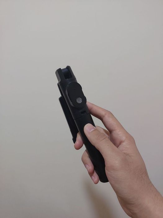 Zamonaviy selfi tayoqchasi sotiladi