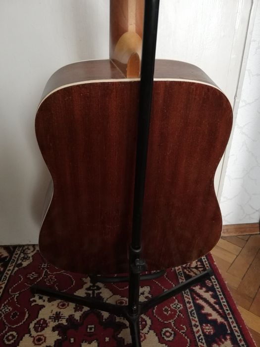 Уникална колекционерска българска китара Кремона