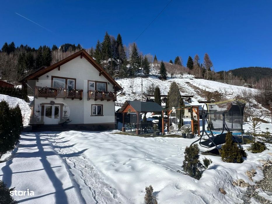 De vanzare pensiune de vis in cadru pitoresc, zona Moieciu de Sus