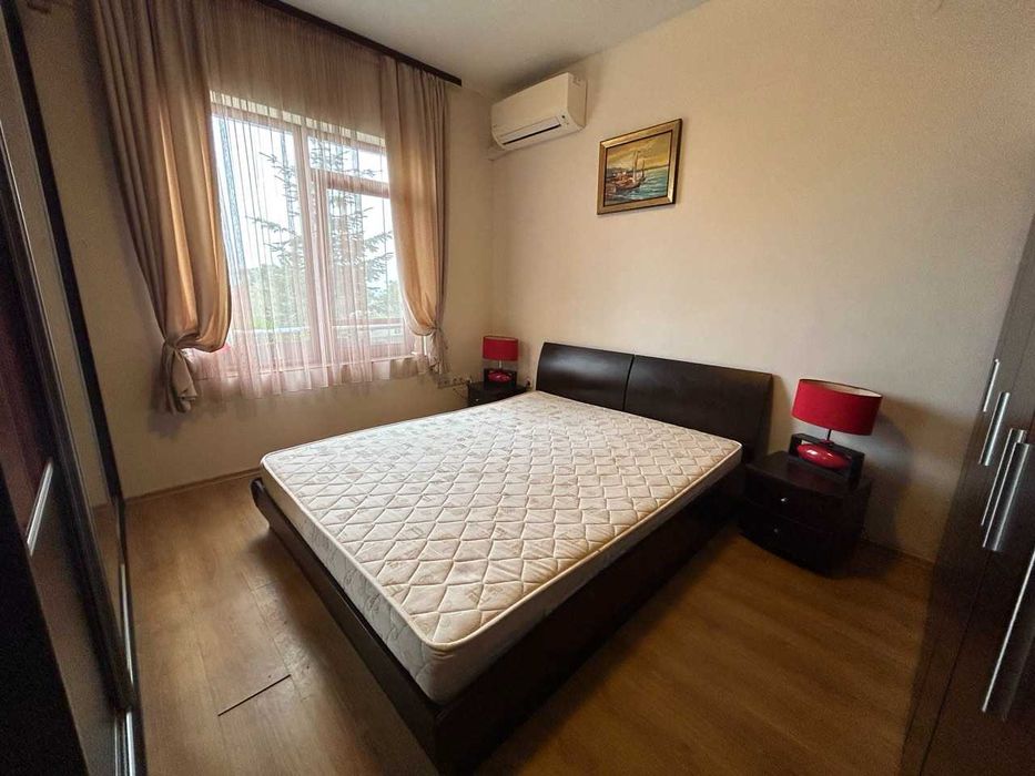 Тристаен! Обзаведен! Траката!