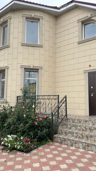 Продом кирпичный дом с мансардой