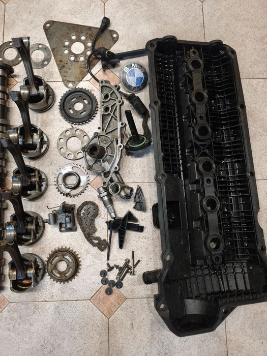 Части от двигател BMW E39 528i M52B28