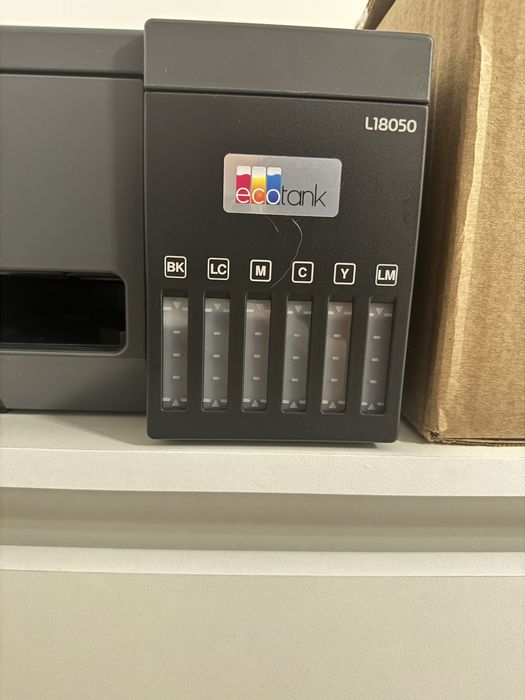 принтер epson L18050