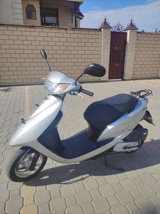 Японский скутер Honda Dio AF-62