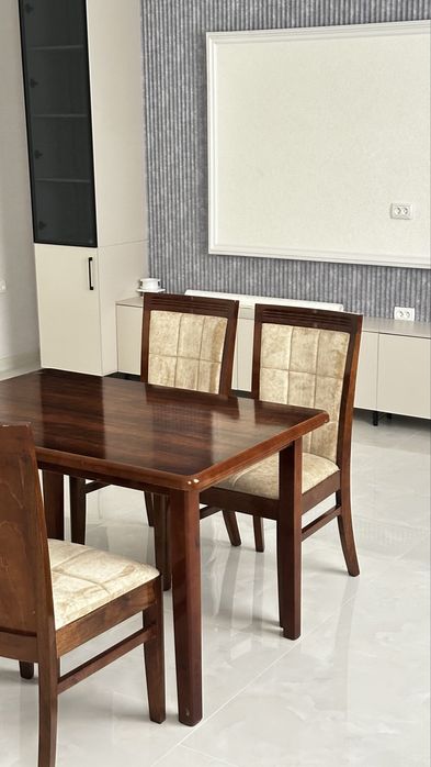 Продается набоир из стола и стульев